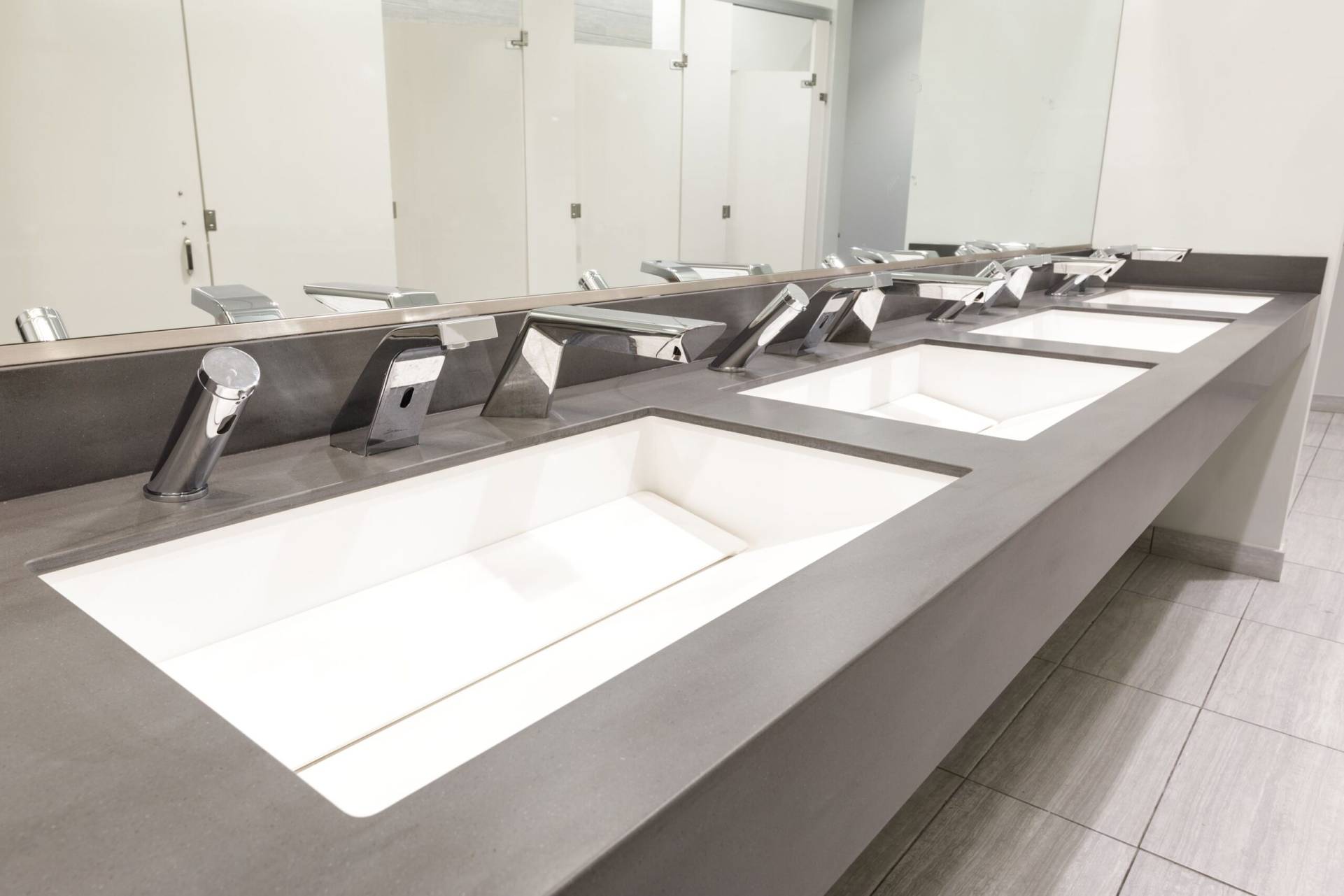 D13 sink systems with XLERATORsync hand dryers D13 sink systems raise the commercial restroom aesthetic.